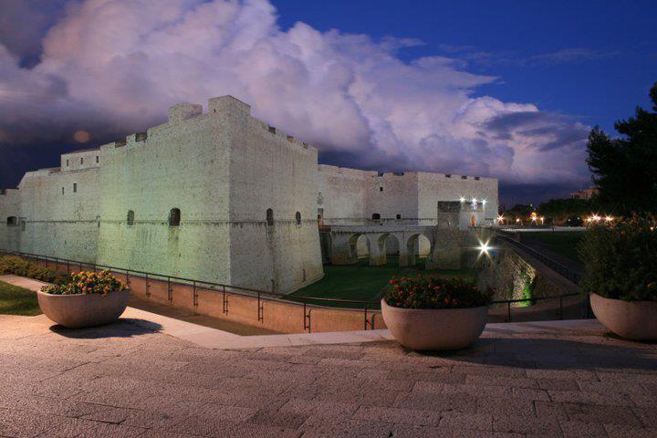 Bed And Breakfast Charming House Barletta Exterior foto