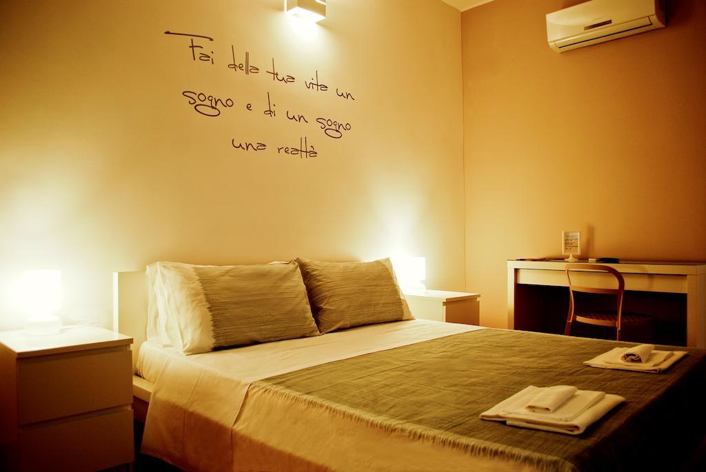 Bed And Breakfast Charming House Barletta Zimmer foto